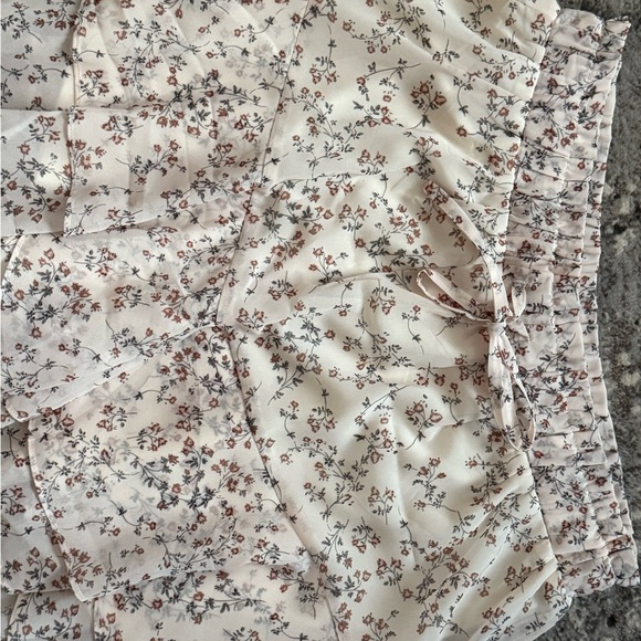 NWT Floral Ruffle Shorts, Size M - Picture 2 of 8